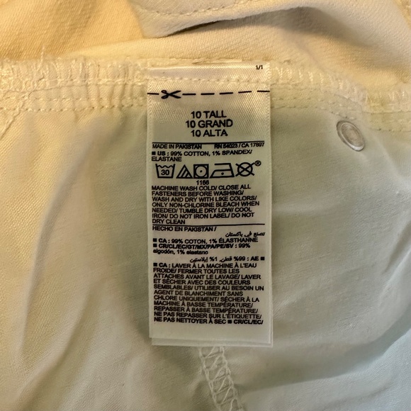 White Jeans: NWT Old Navy High-Waisted OG Straight Ankle Jeans; Size 10 tall - Picture 9 of 9